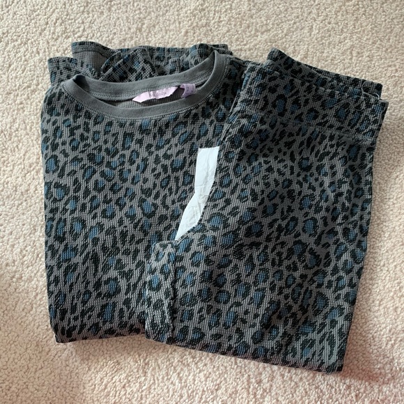 Lepoard Print PJ Set - Picture 1 of 6